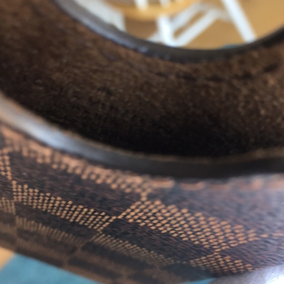 LOUIS Vuitton Phone Case - Picture 7 of 8